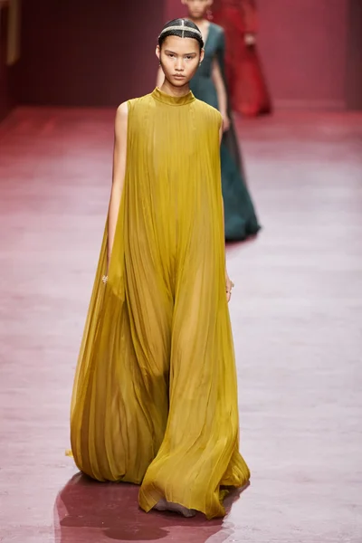 Look 76